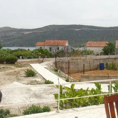 Holiday 193534